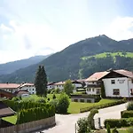 Ferienhaus Raffeiner Apartamento Uderns