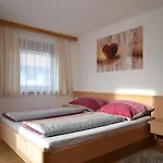 Apartamento Ferienhaus Raffeiner