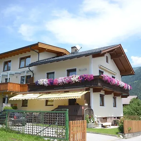 Ferienhaus Raffeiner Apartment Uderns
